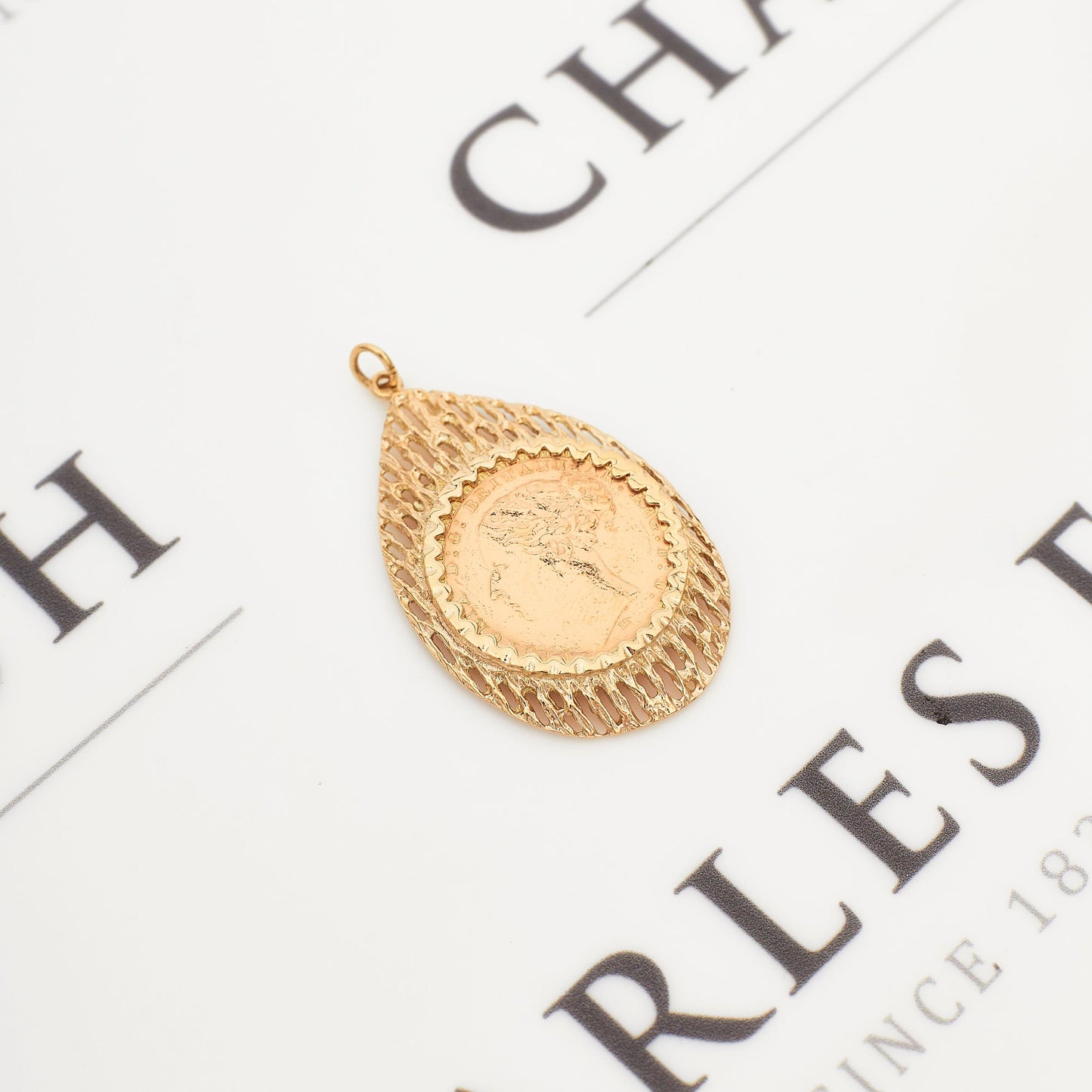 Pre-Owned 1882 Full Sovereign Coin Teardrop Pendant