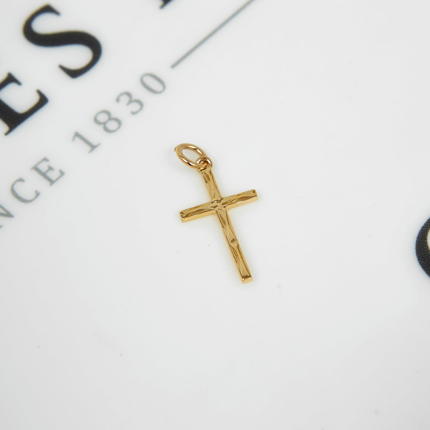 Pre-Owned 9ct Yellow Gold Small Patterned Cross Pendant