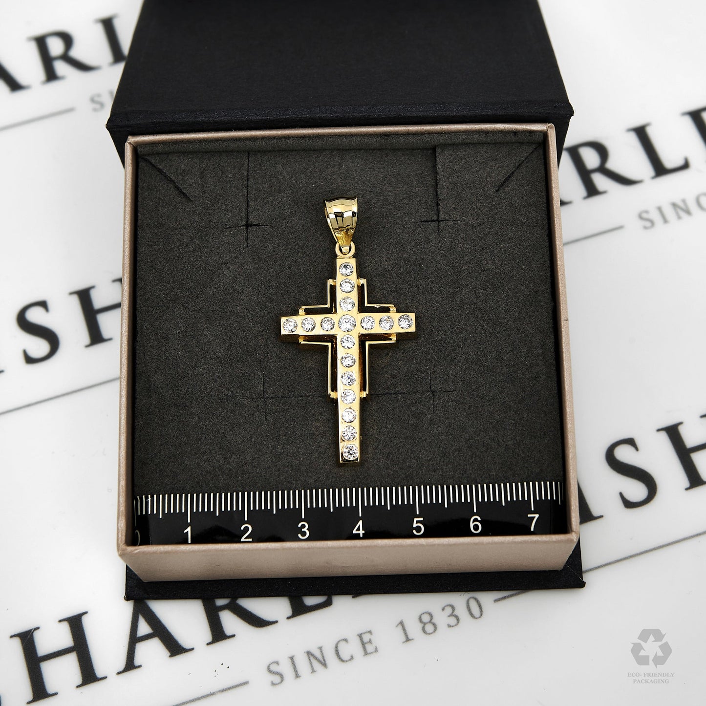 Pre-Owned 9ct Yellow Gold CZ Cross Religious Pendant