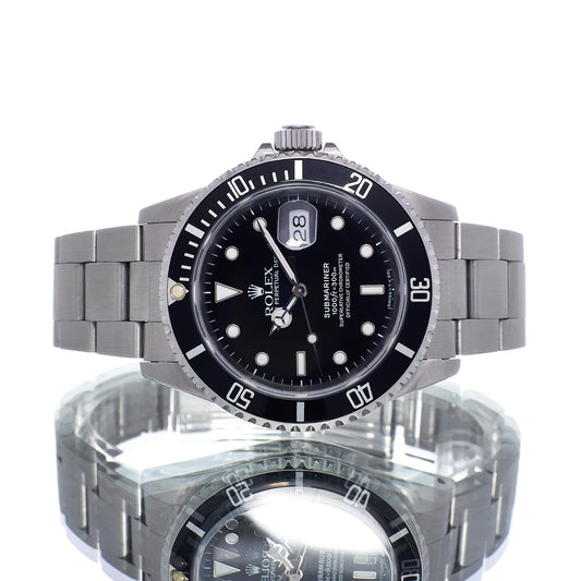 Pre-Owned Rolex Submariner Date 40 16610