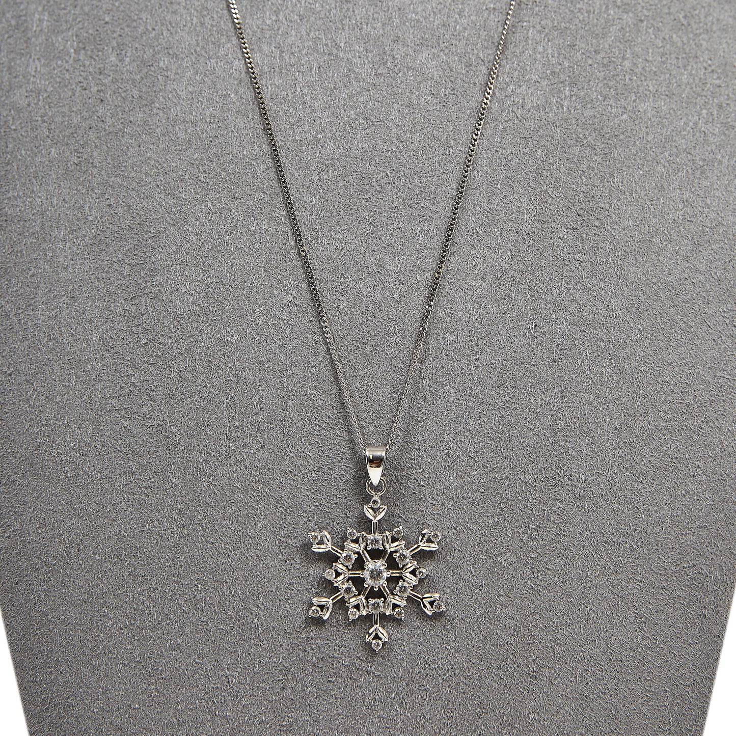 Pre-Owned 9ct Gold Cubic Zirconia Snowflake Pendant Necklace