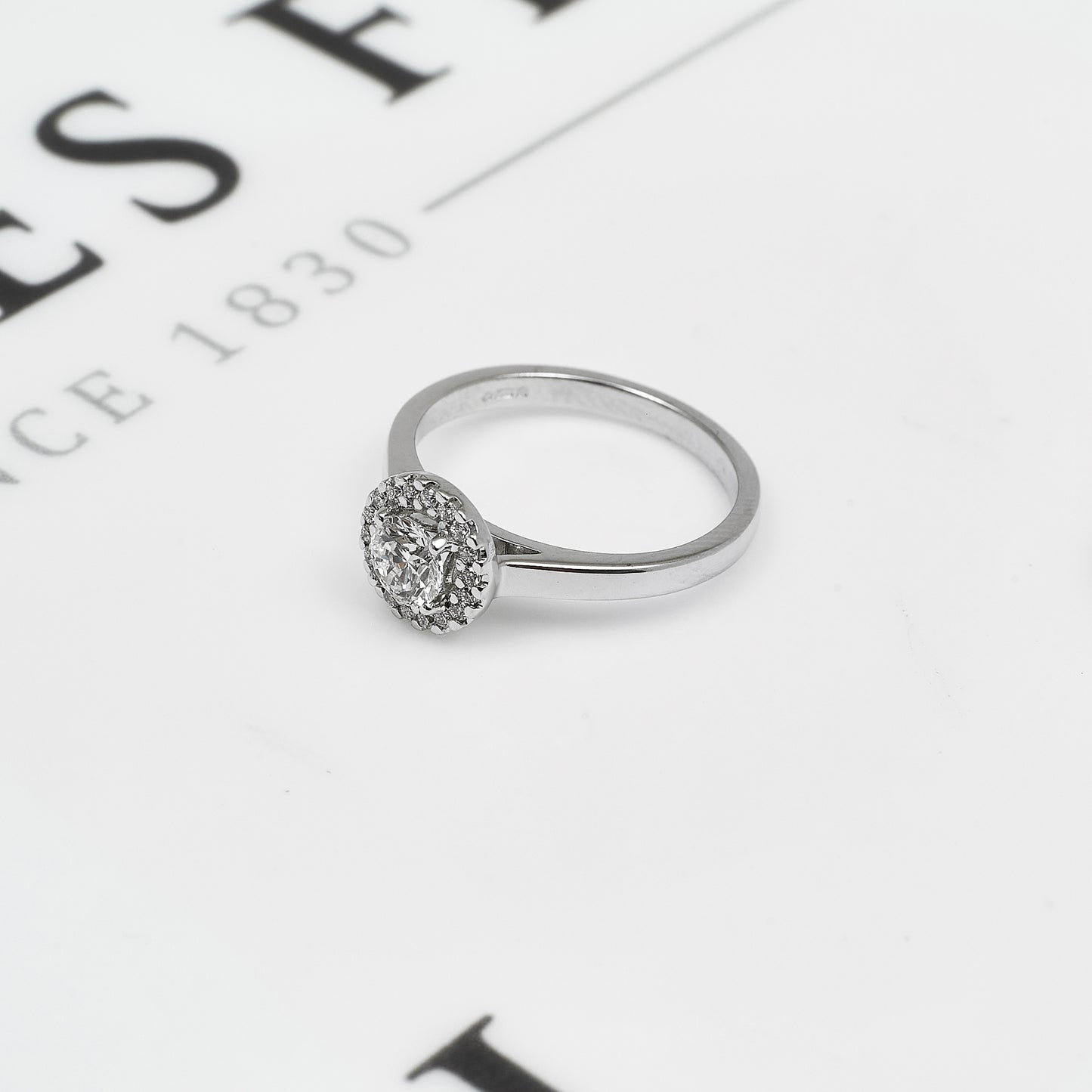 Pre-Owned 18ct White Gold & Diamond Cluster Ring