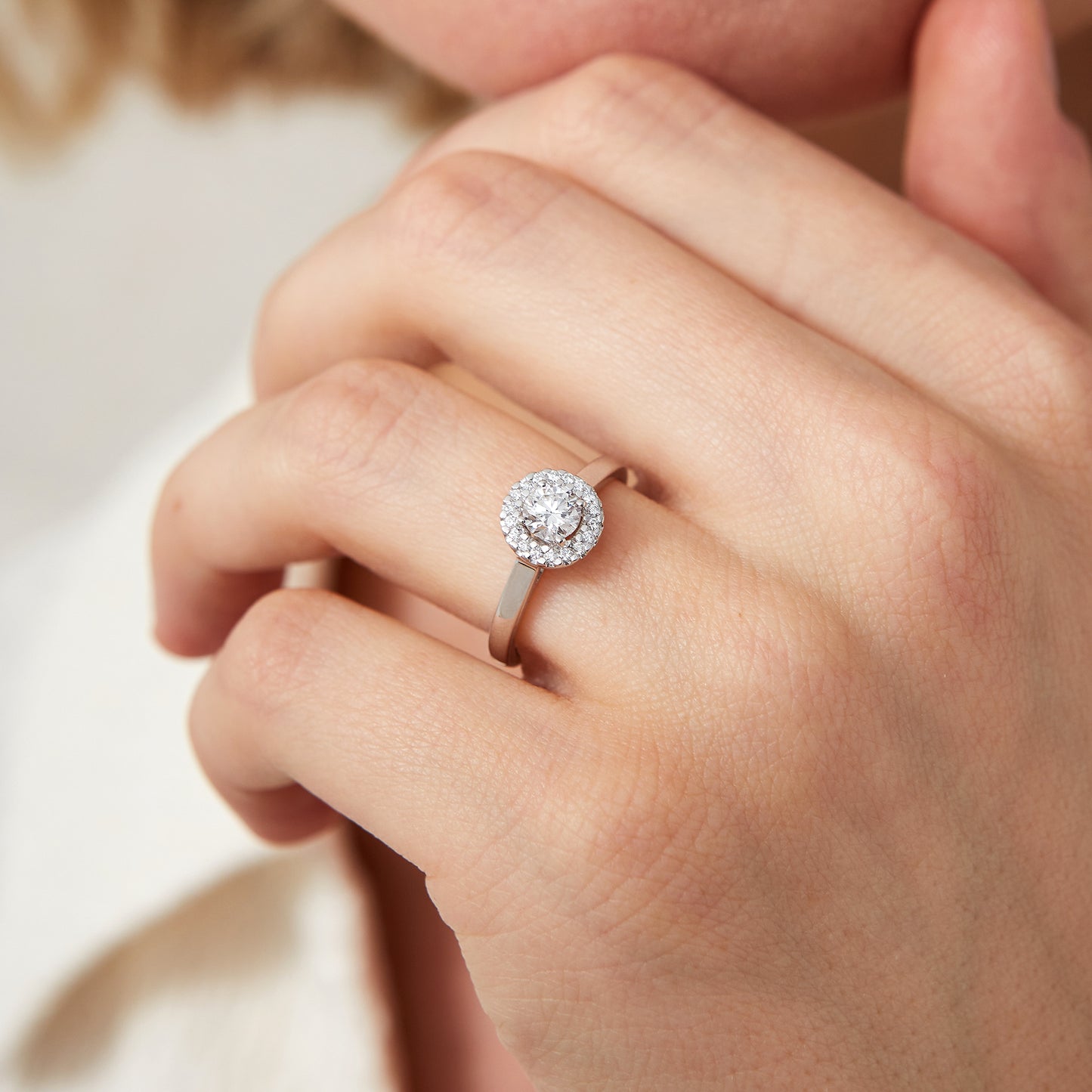 Pre-Owned 18ct White Gold & Diamond Cluster Ring