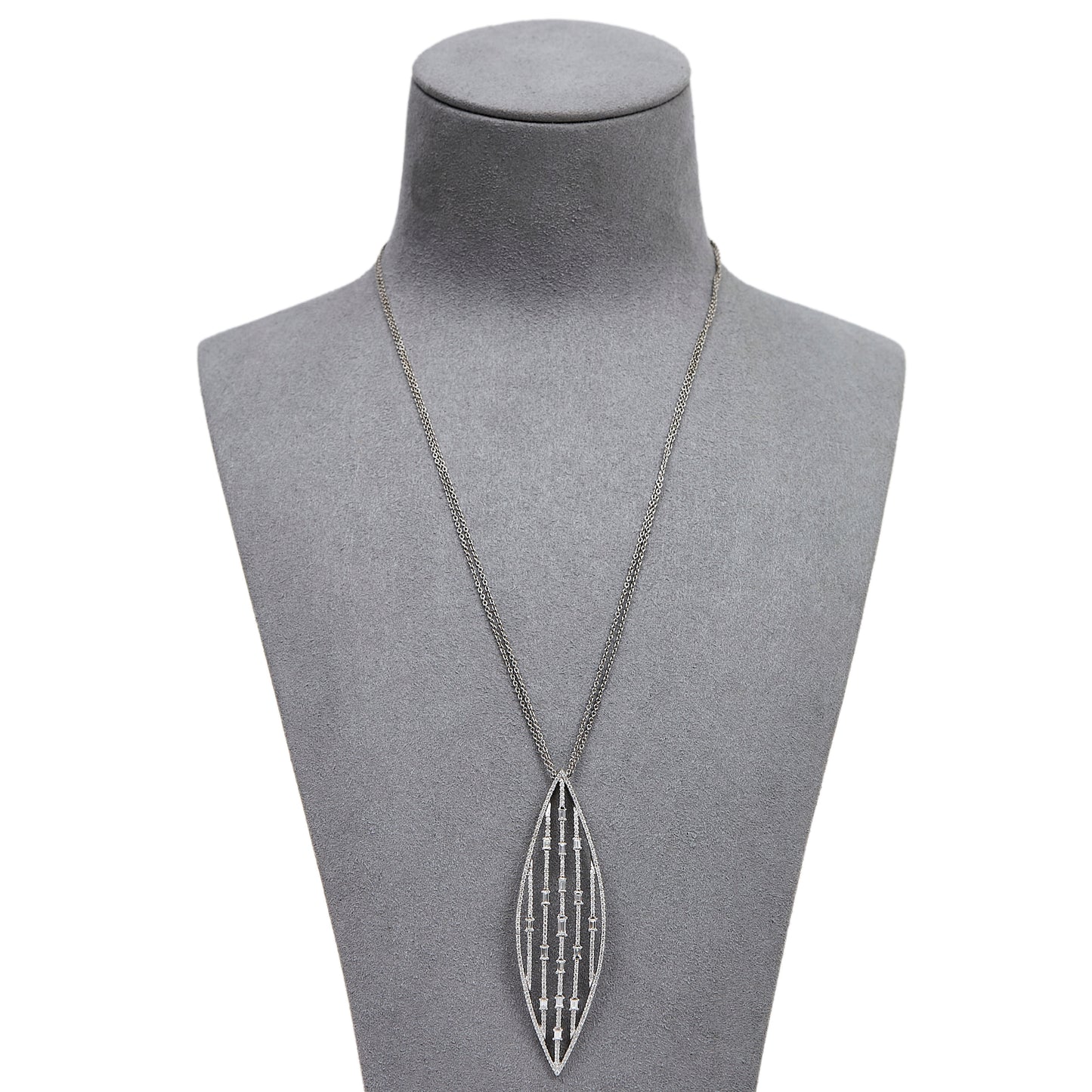 Pre-Owned 18ct White Gold Diamond Ellipse Pendant Necklace