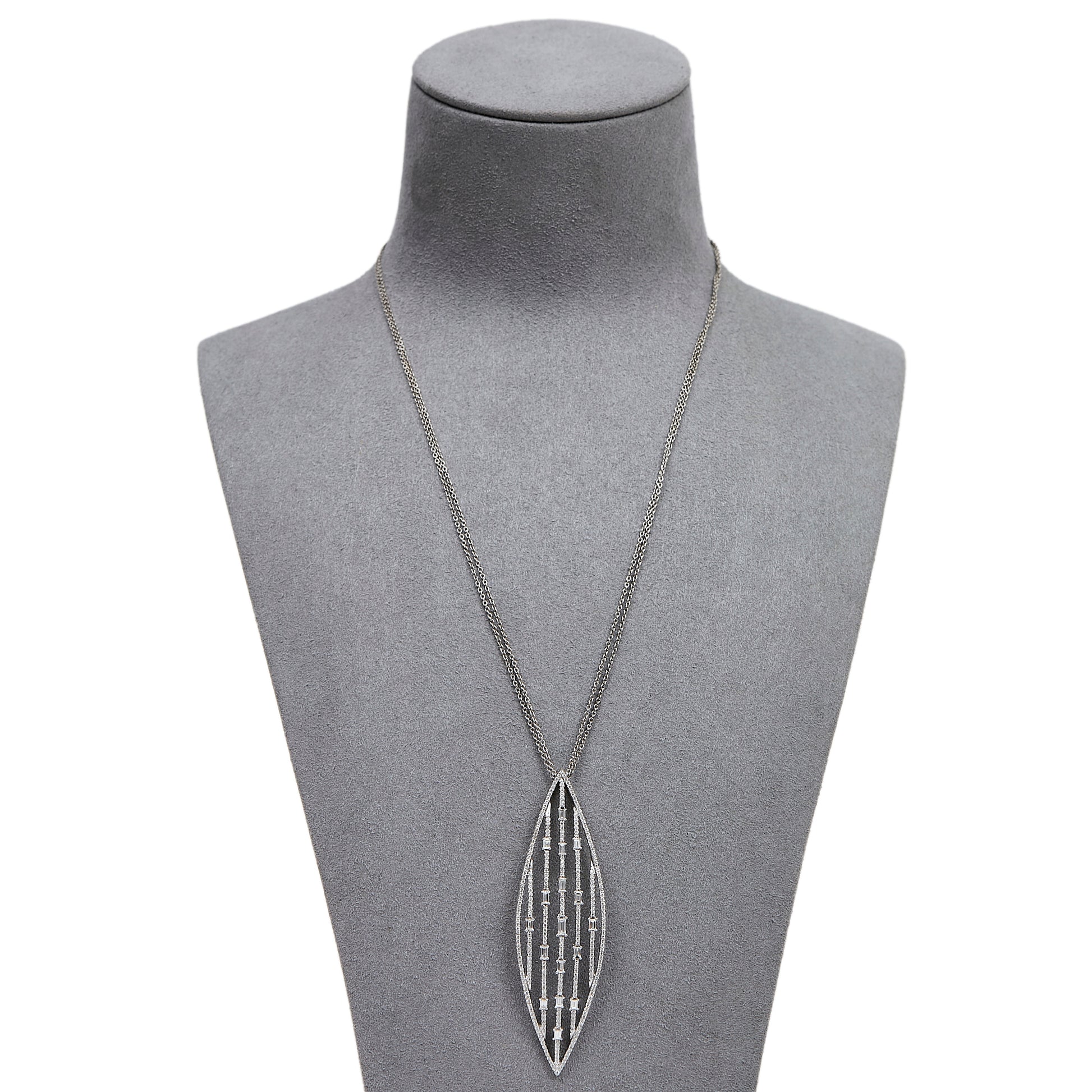 Pre-Owned 18ct White Gold Diamond Ellipse Pendant Necklace