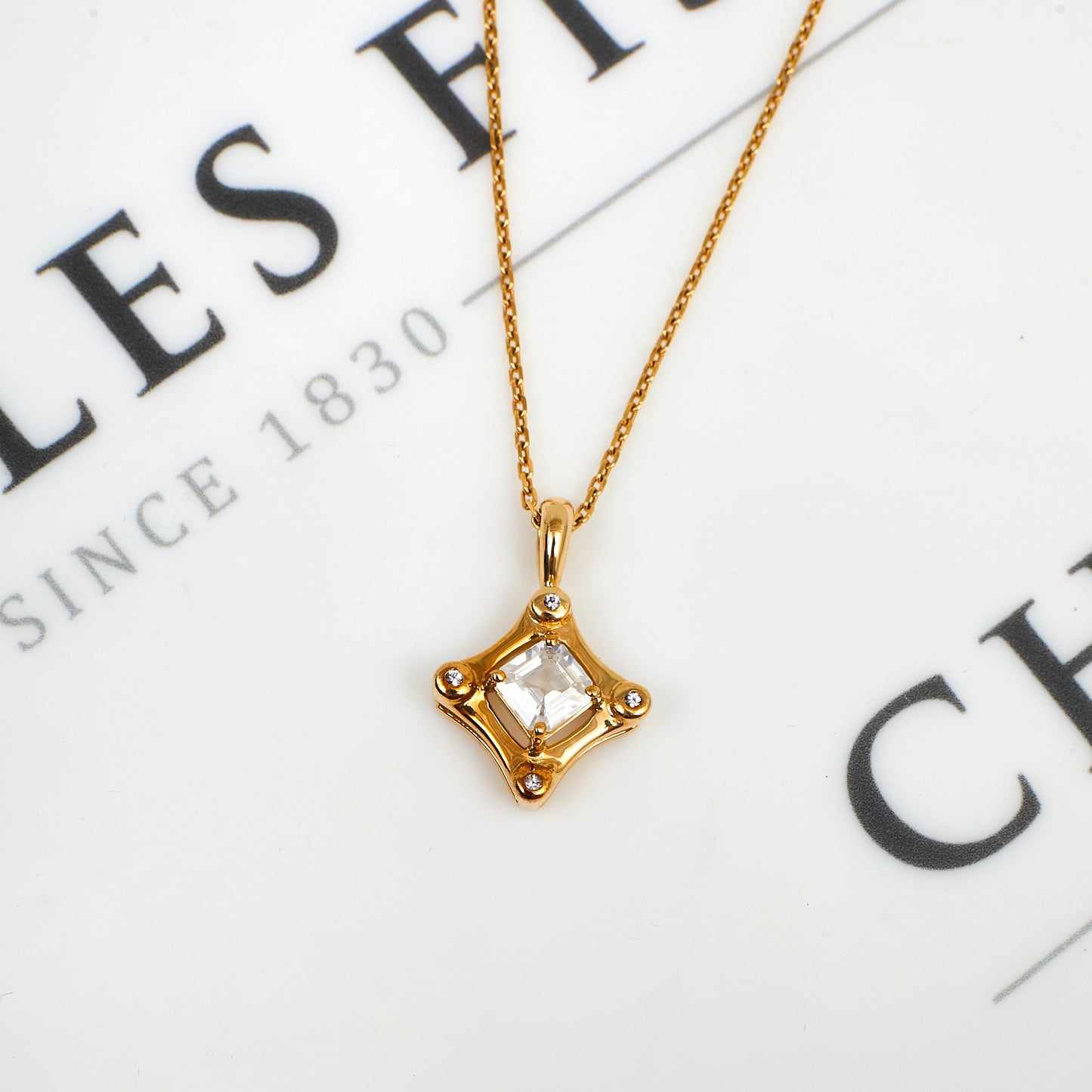 Pre-Owned 9ct Gold Diamond Shaped White Zircon Pendant