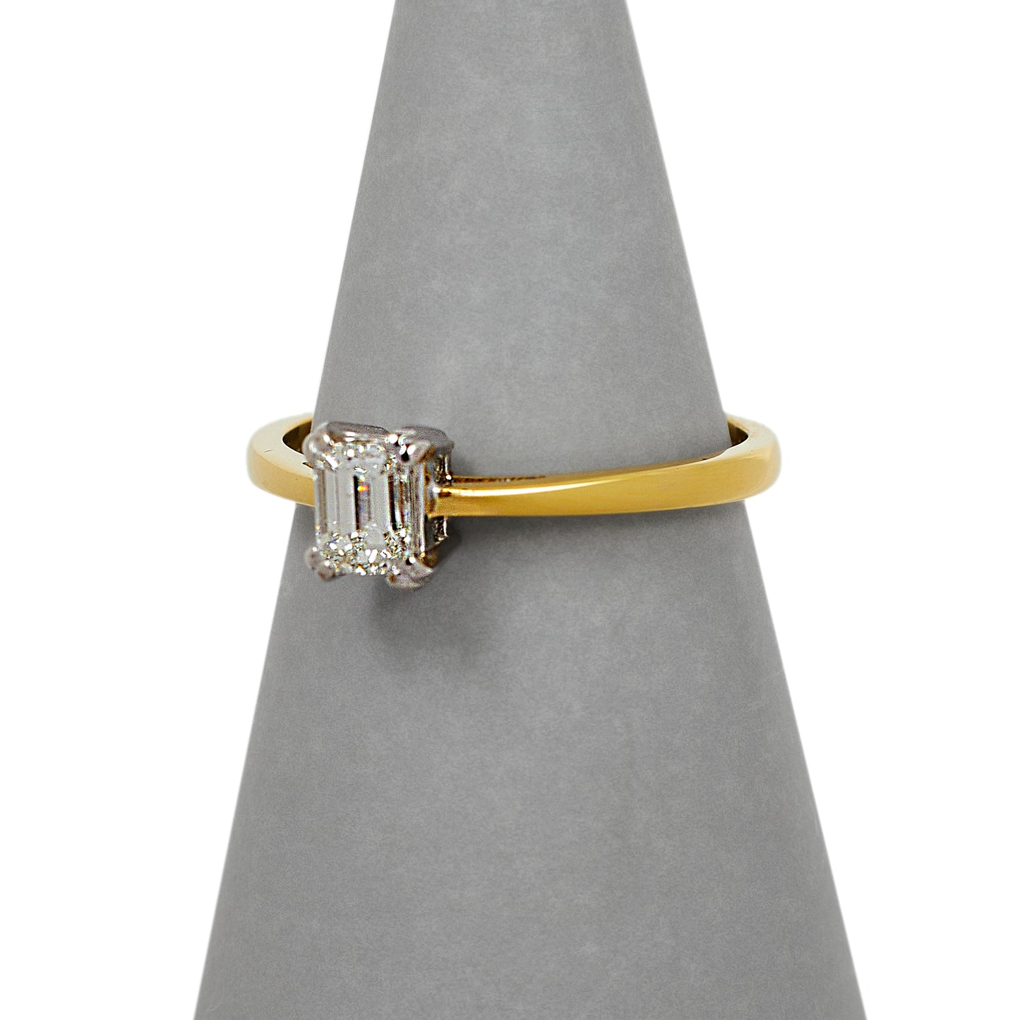 Pre-Owned 18ct Gold Emerald Cut Solitaire Diamond Ring