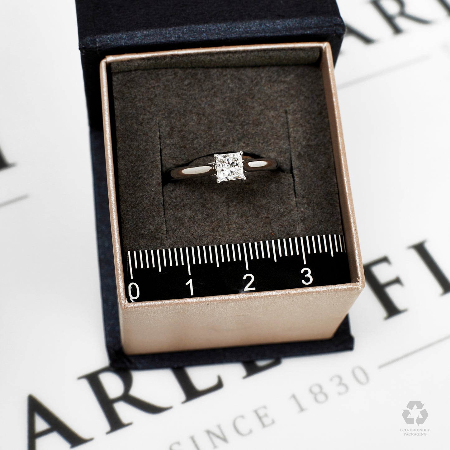 Pre-Owned 18ct White Gold Princess Cut Diamond Ring - Size K