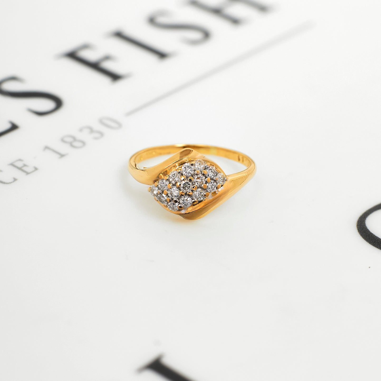 Pre-Owned 18ct Gold & 15 Diamond Dress Ring