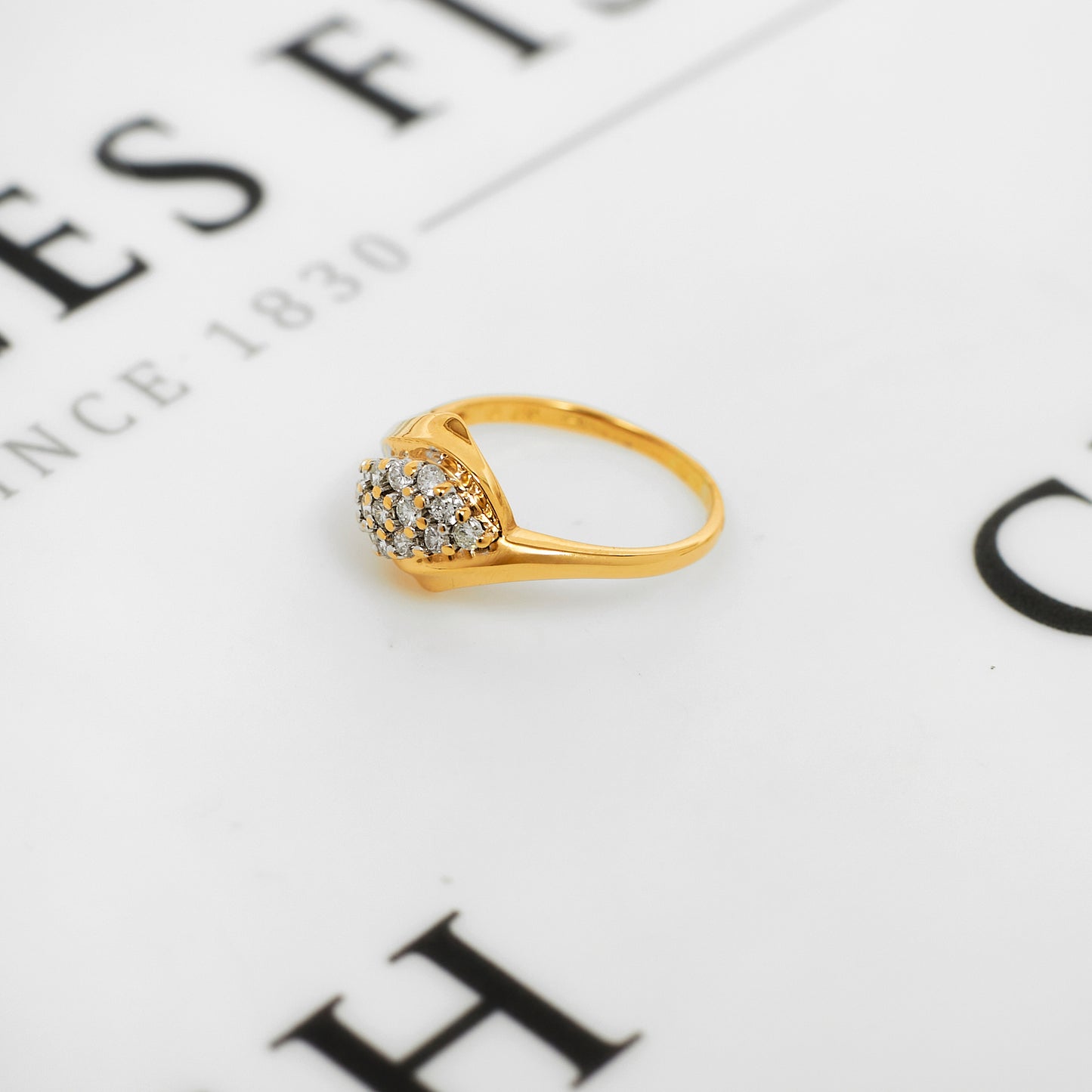 Pre-Owned 18ct Gold & 15 Diamond Dress Ring