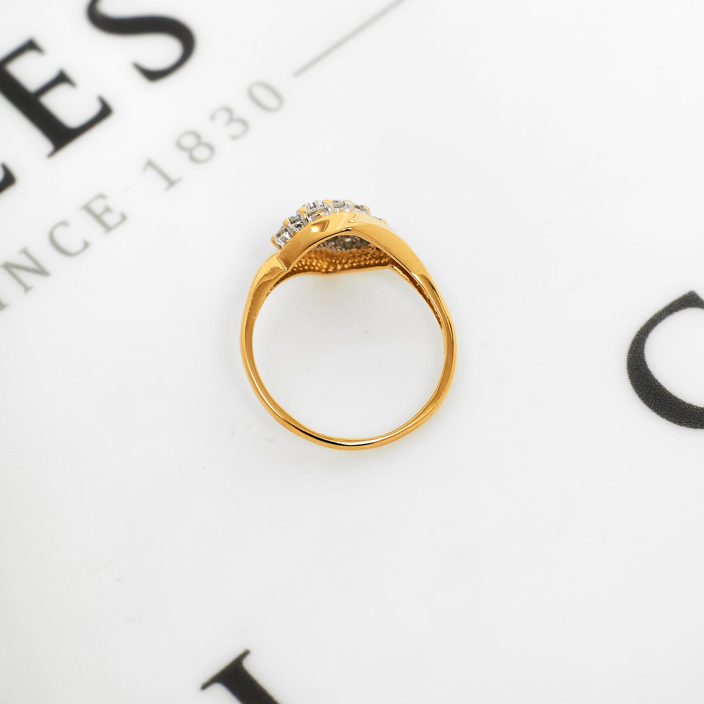 Pre-Owned 18ct Gold & 15 Diamond Dress Ring