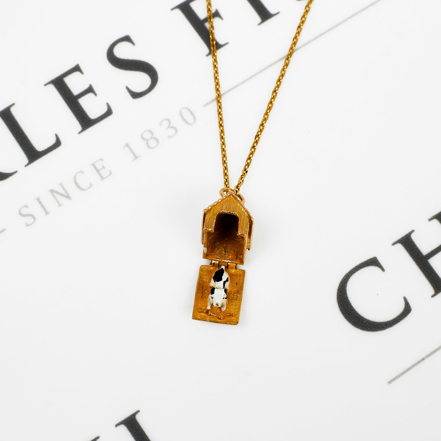 Pre-Owned 9ct Gold Kennel & Enamel Dog Charm