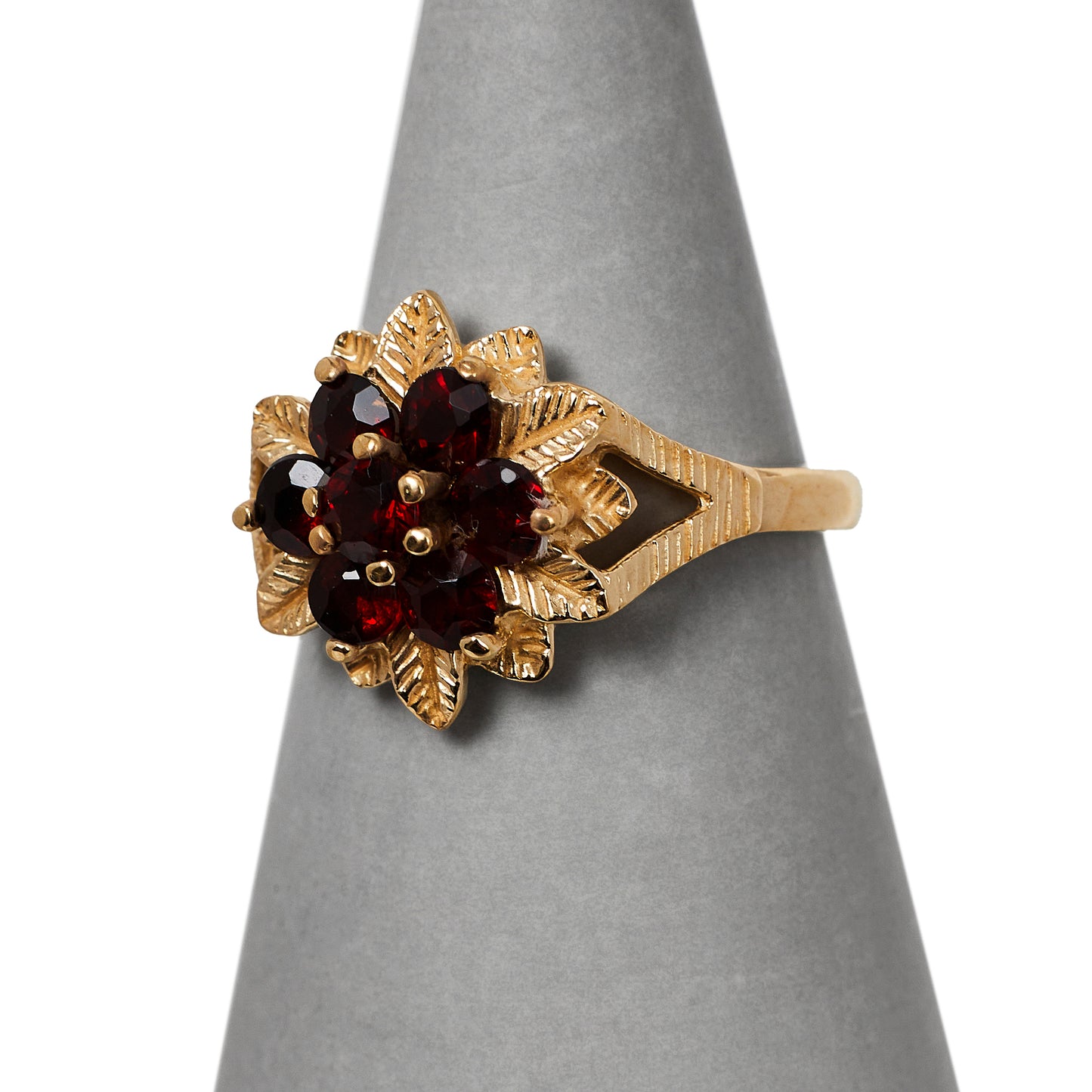Pre-Owned 9ct Gold 7 Garnet Cluster Flower Ring