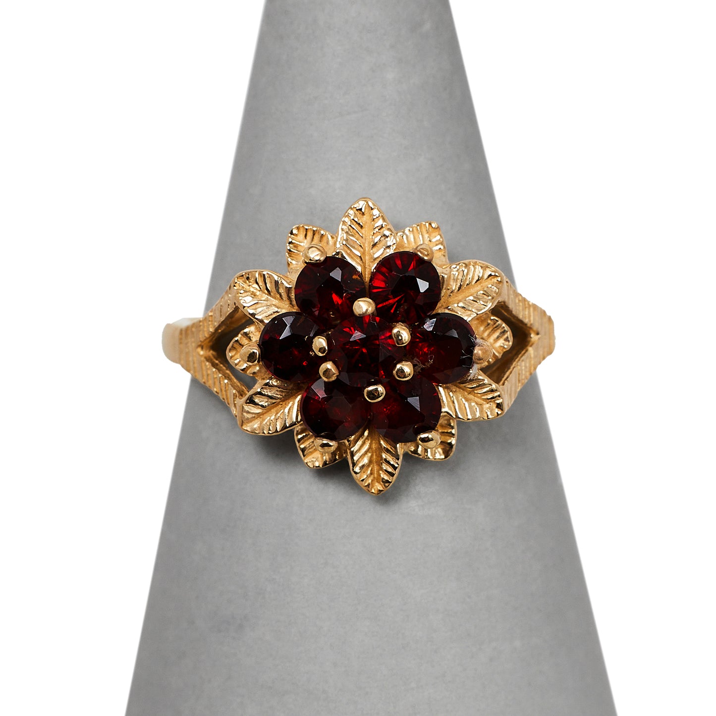 Pre-Owned 9ct Gold 7 Garnet Cluster Flower Ring