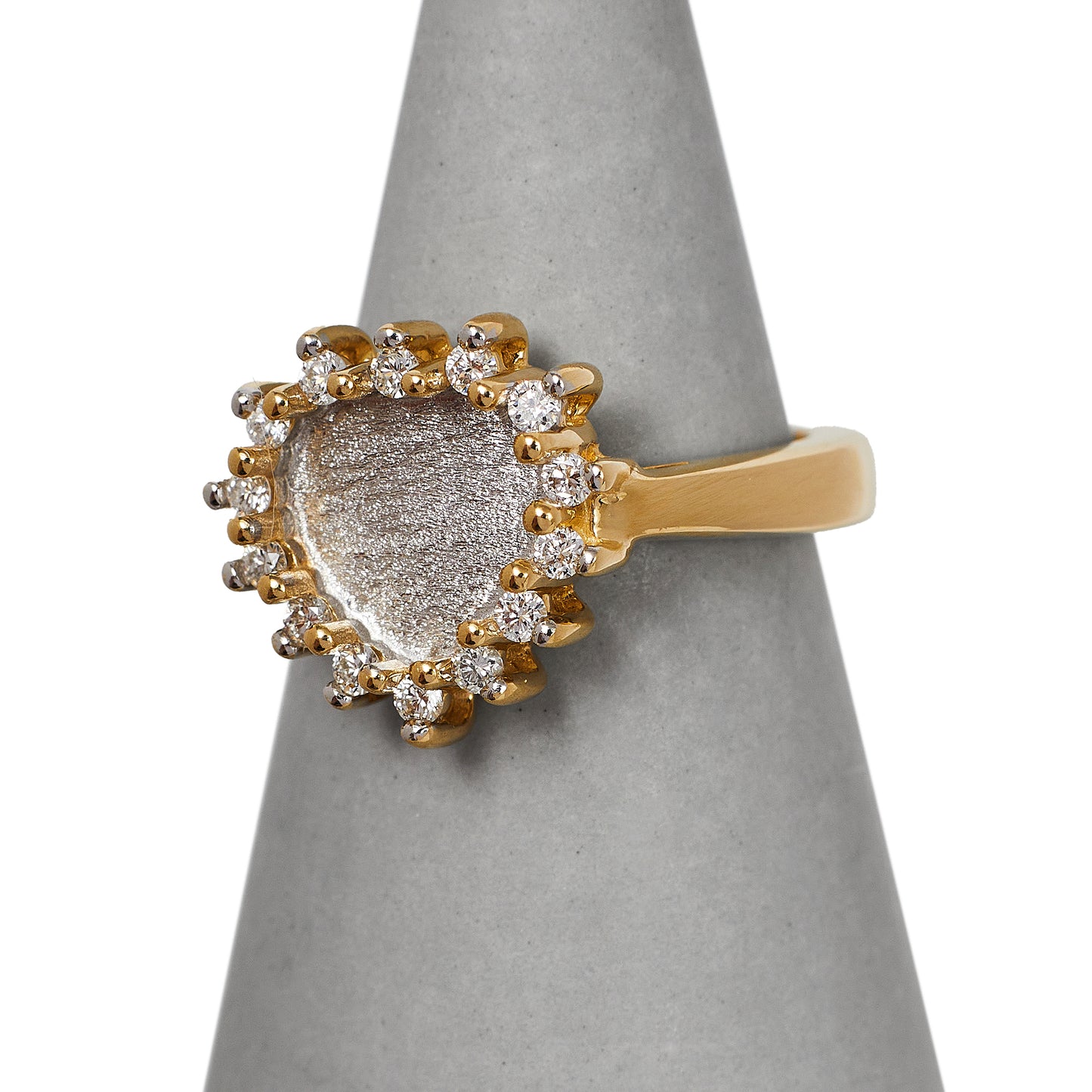 Pre-Owned 9ct Gold Diamond Framed Heart Ring