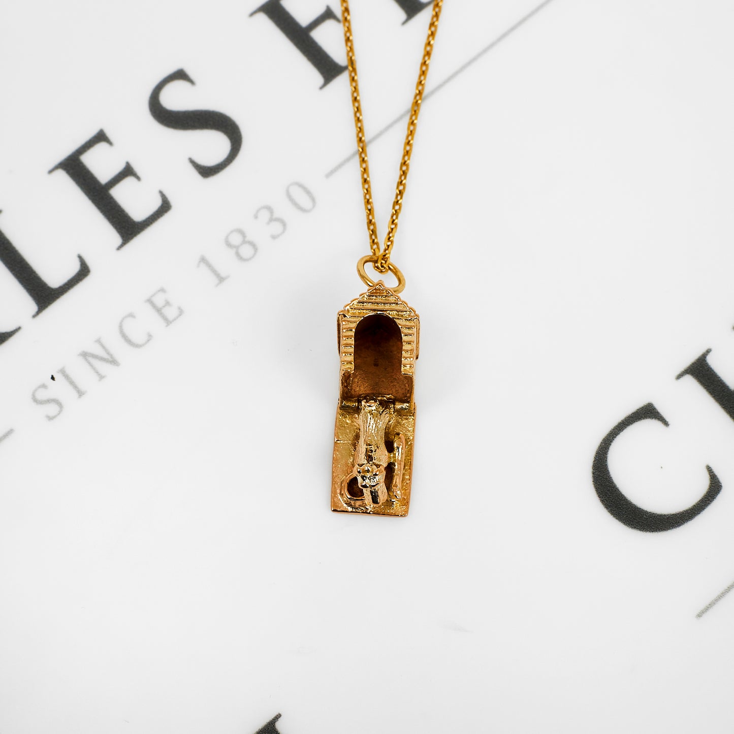 Pre-Owned 9ct Gold Dog & Kennel Charm