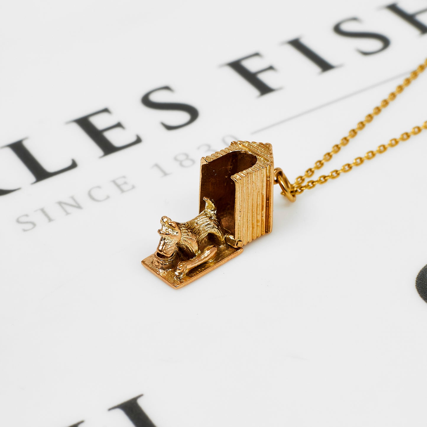 Pre-Owned 9ct Gold Dog & Kennel Charm
