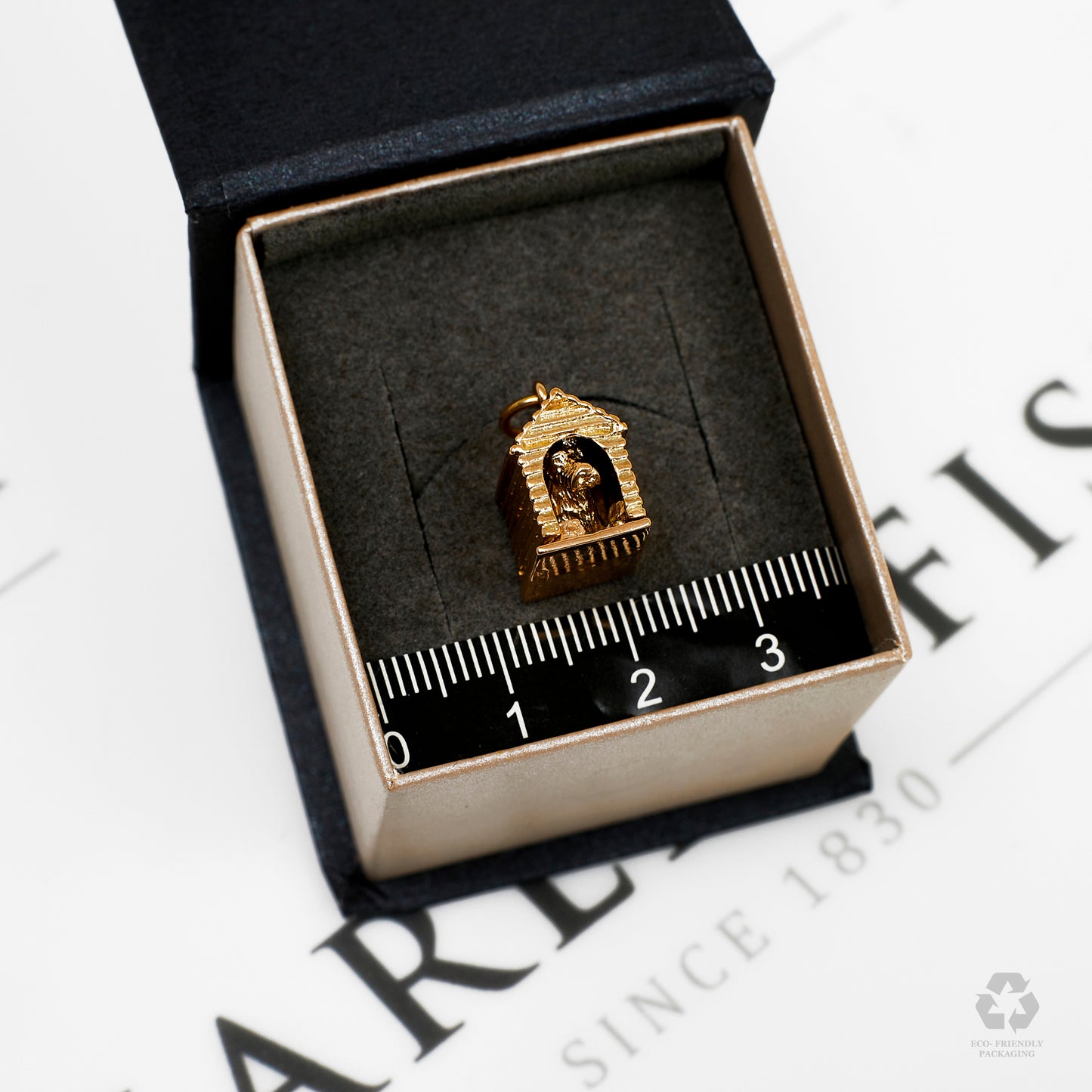 Pre-Owned 9ct Gold Dog & Kennel Charm