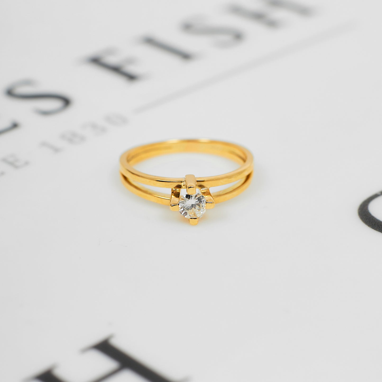 Pre-Owned 18ct Gold Diamond Solitaire Split Band Ring