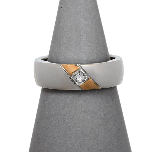 Pre-Owned 18ct White Gold Princess Cut Diamond Band Ring