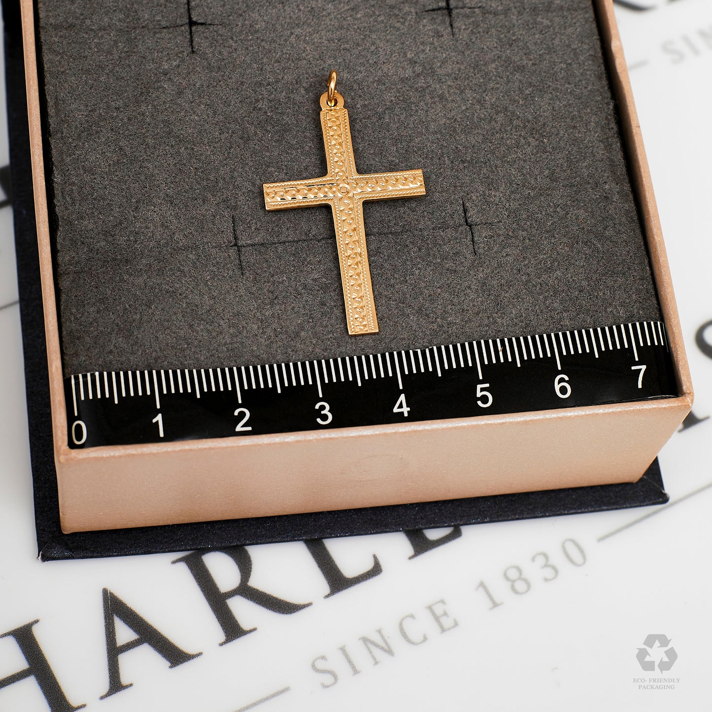Pre-Owned 9ct Gold Circle Pattern Cross Pendant