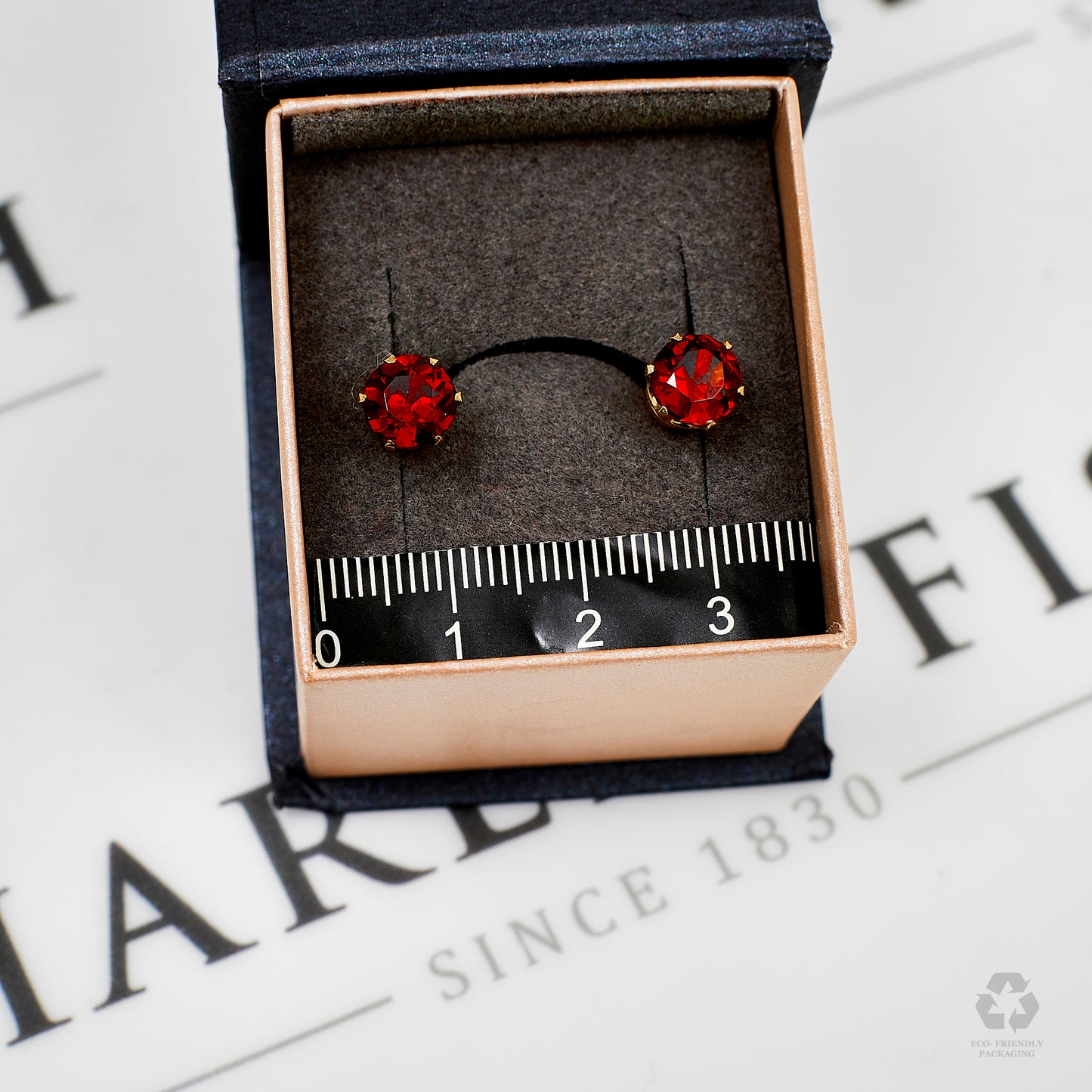 Pre-Owned 9ct Gold Garnet Stud Earrings