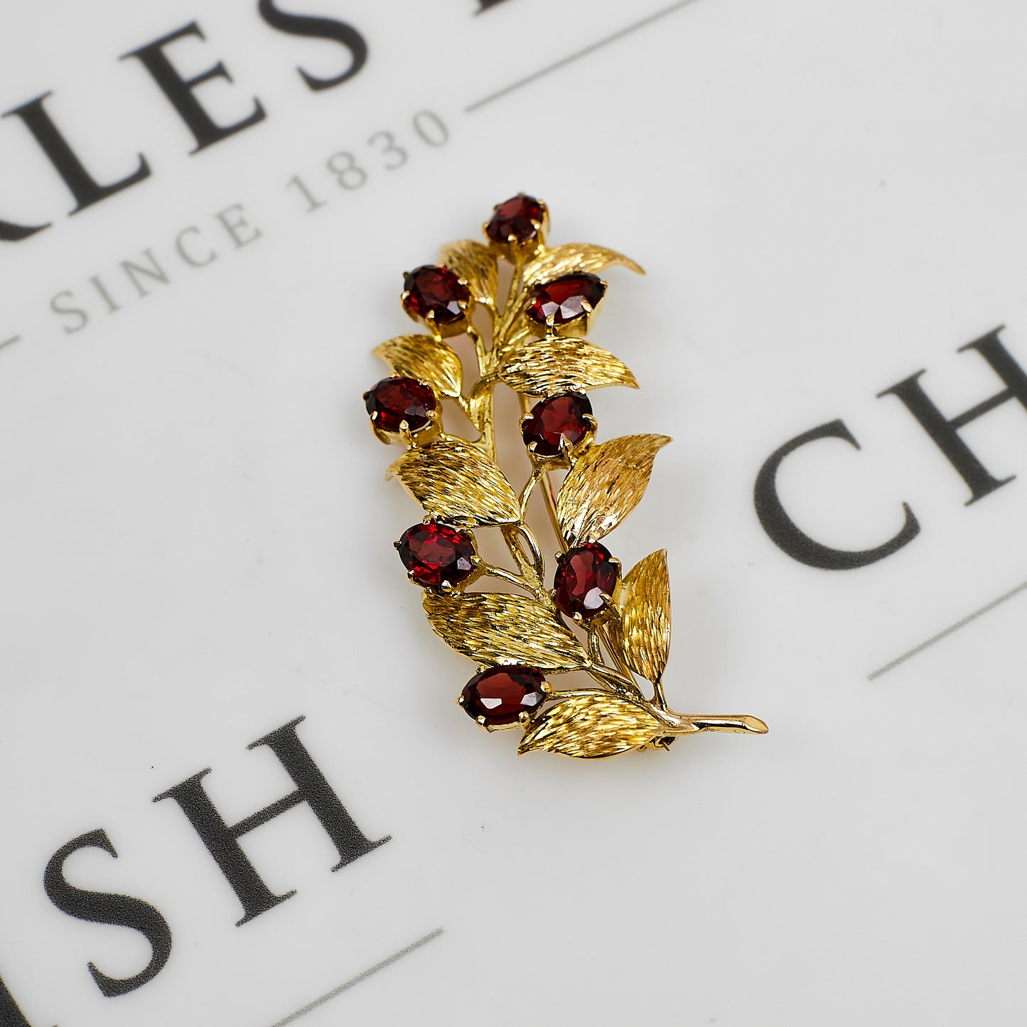 Pre-Owned 9ct Gold & 8 Garnet Leaf Design Brooch
