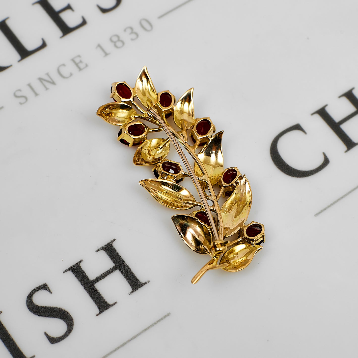Pre-Owned 9ct Gold & 8 Garnet Leaf Design Brooch
