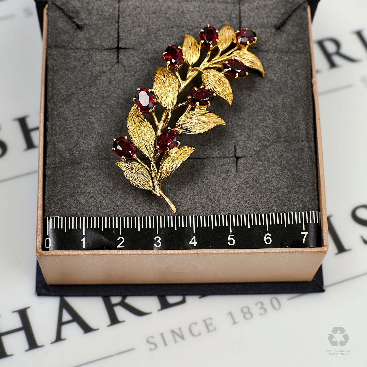 Pre-Owned 9ct Gold & 8 Garnet Leaf Design Brooch