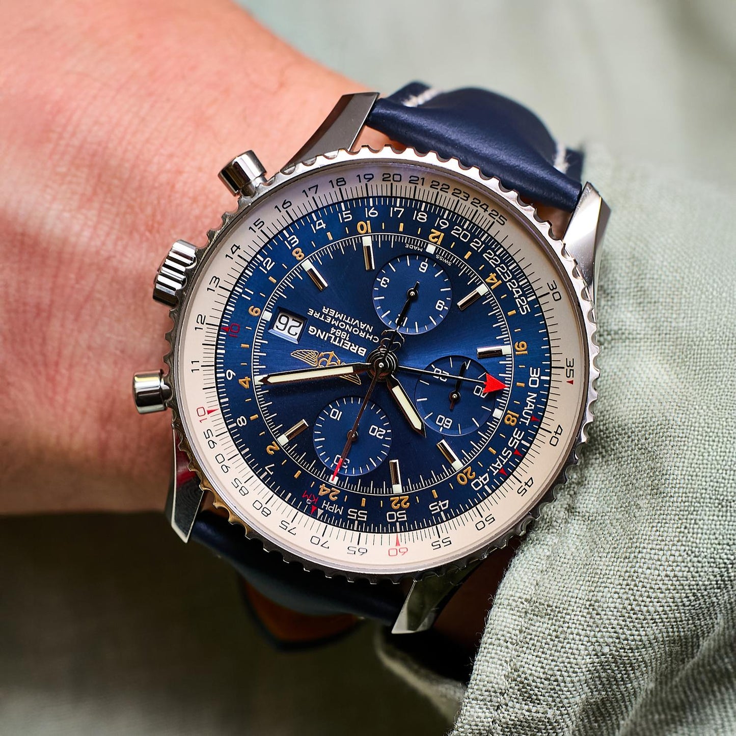 Pre-Owned Breitling Navitimer World A24322