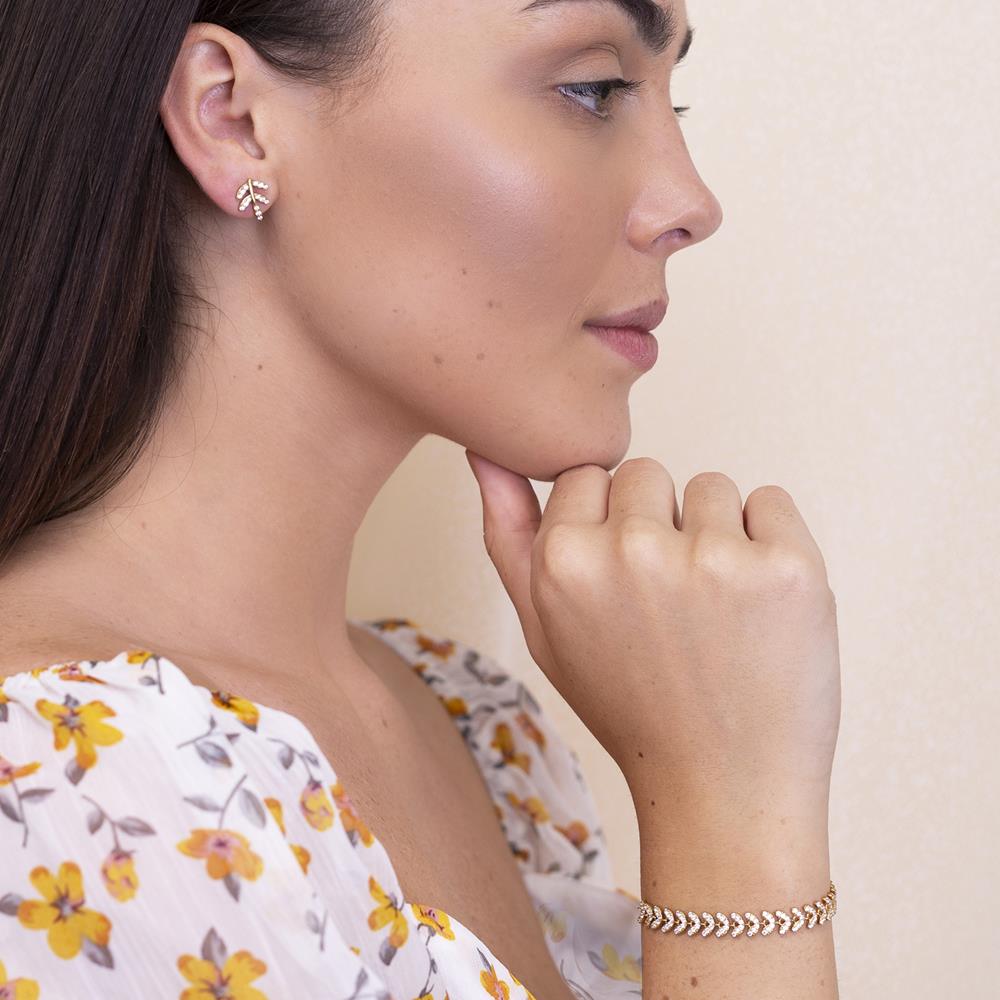 Achara Small Sparkling Leaf Stud Earrings