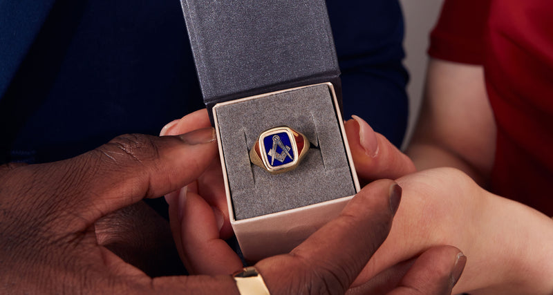 Christmas Gifts For Him (That Won't Bankrupt You)