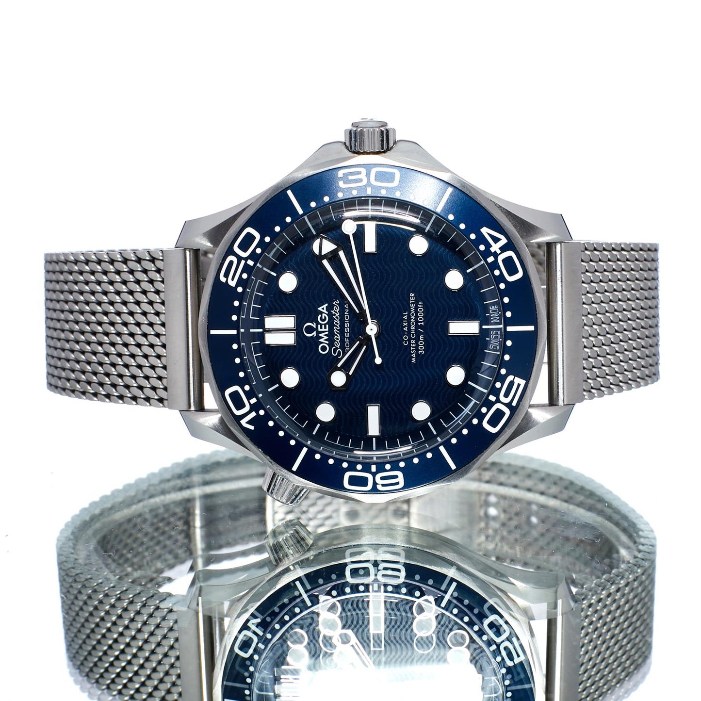 Pre-Owned Omega Seamaster Diver 300M Certified James Bond 60th Anniversary 21030422003002