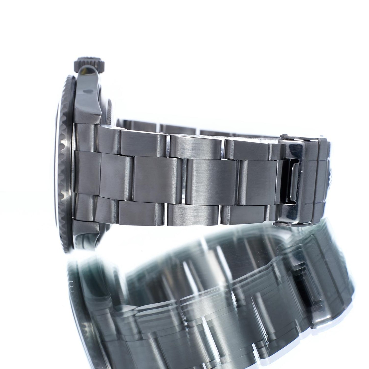 Pre-Owned Rolex Submariner Date 40 16610LV