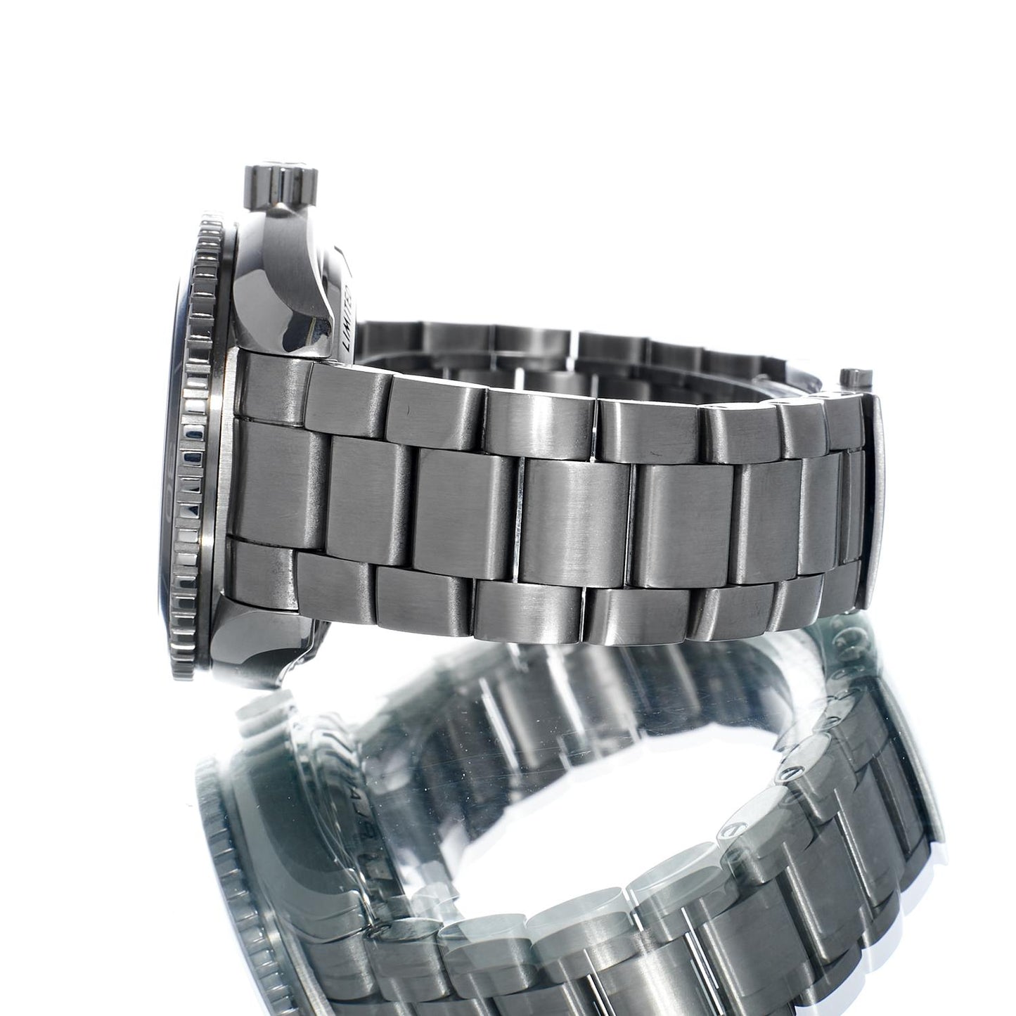 Pre-Owned Omega Seamaster Planet Ocean Skyfall 23230422101004