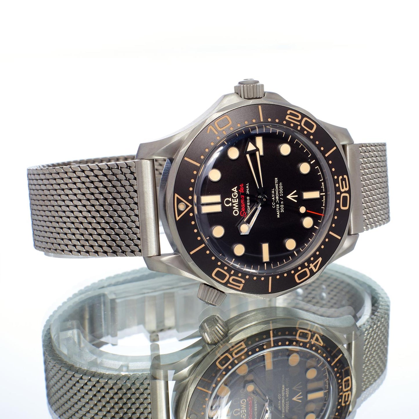 Pre-Owned Omega Seamaster Diver 300M 007 Edition 21090422001001