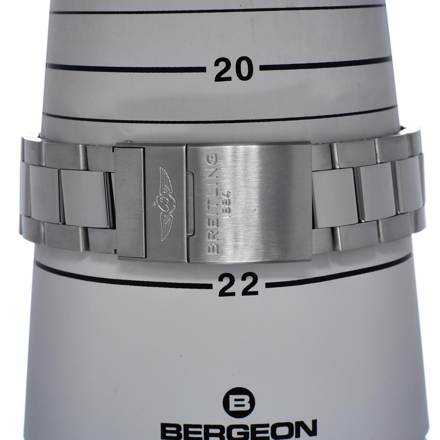 Pre-Owned Breitling Avenger GMT43 A32397101A1A1