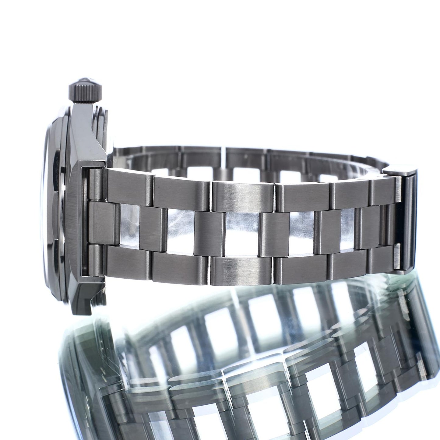 Pre-Owned Zenith Defy Revival 03.A3642.670/3691.M3642
