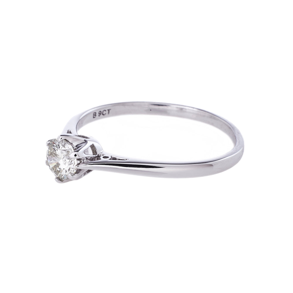 Pre-owned 9ct White Gold Diamond Solitaire Ring