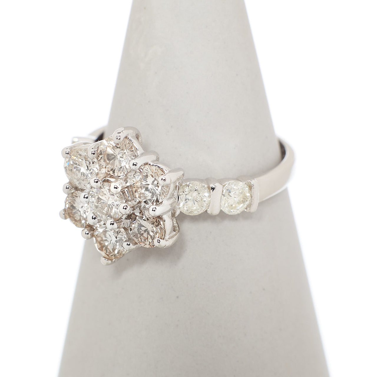 Pre-Owned Platinum 1.94ct Diamond Flower Cluster Ring