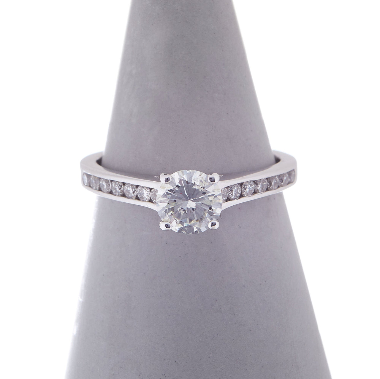 Pre-Owned White Gold Shoulders Set Diamond Solitaire Ring