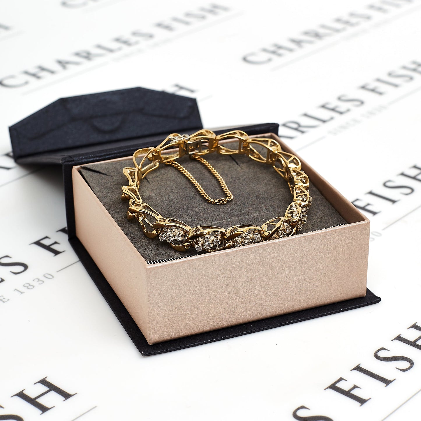 Pre-Owned 18ct Gold Diamond Set Curb Link Bracelet