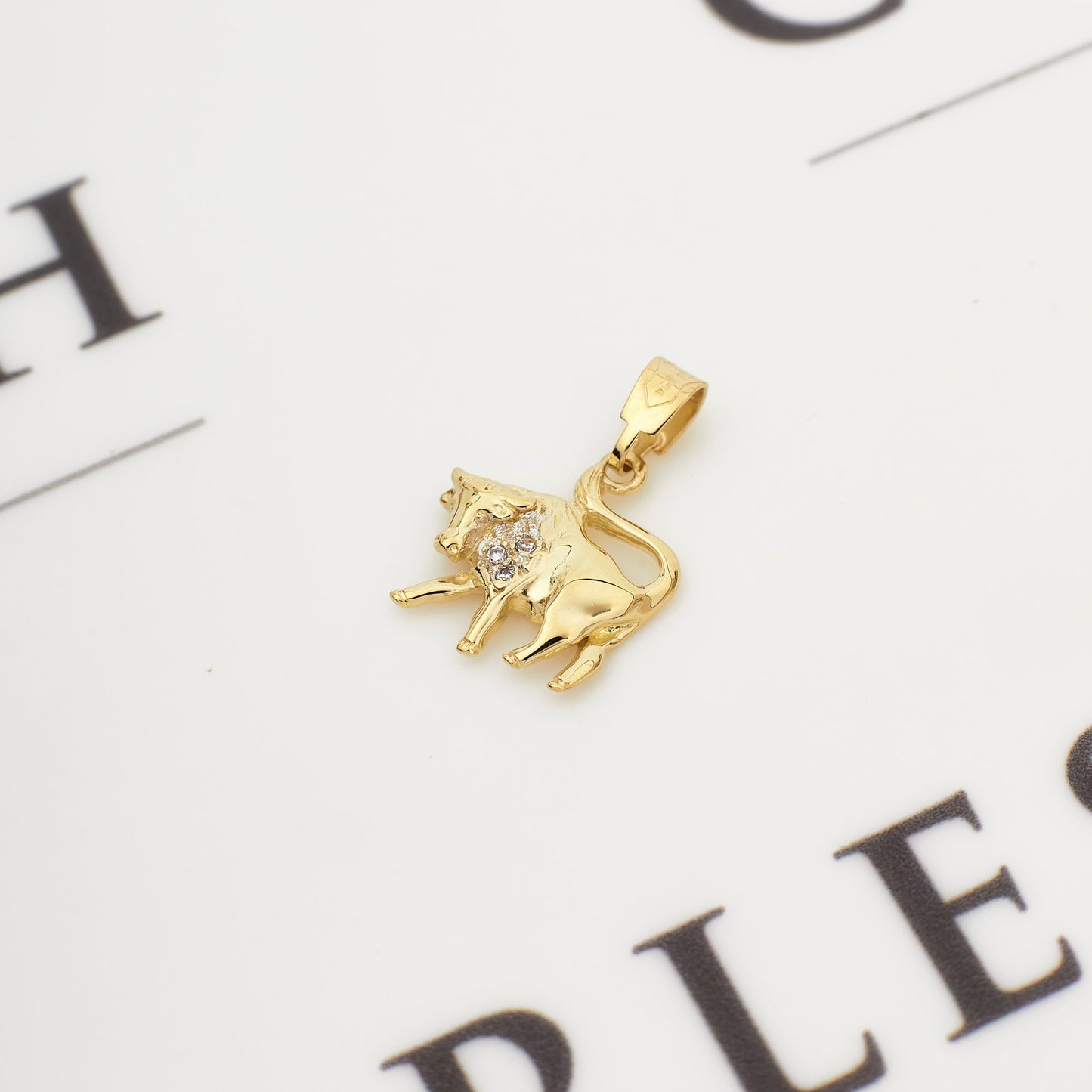 Pre-Owned 14ct Gold Zirconia Set Bull Pendant