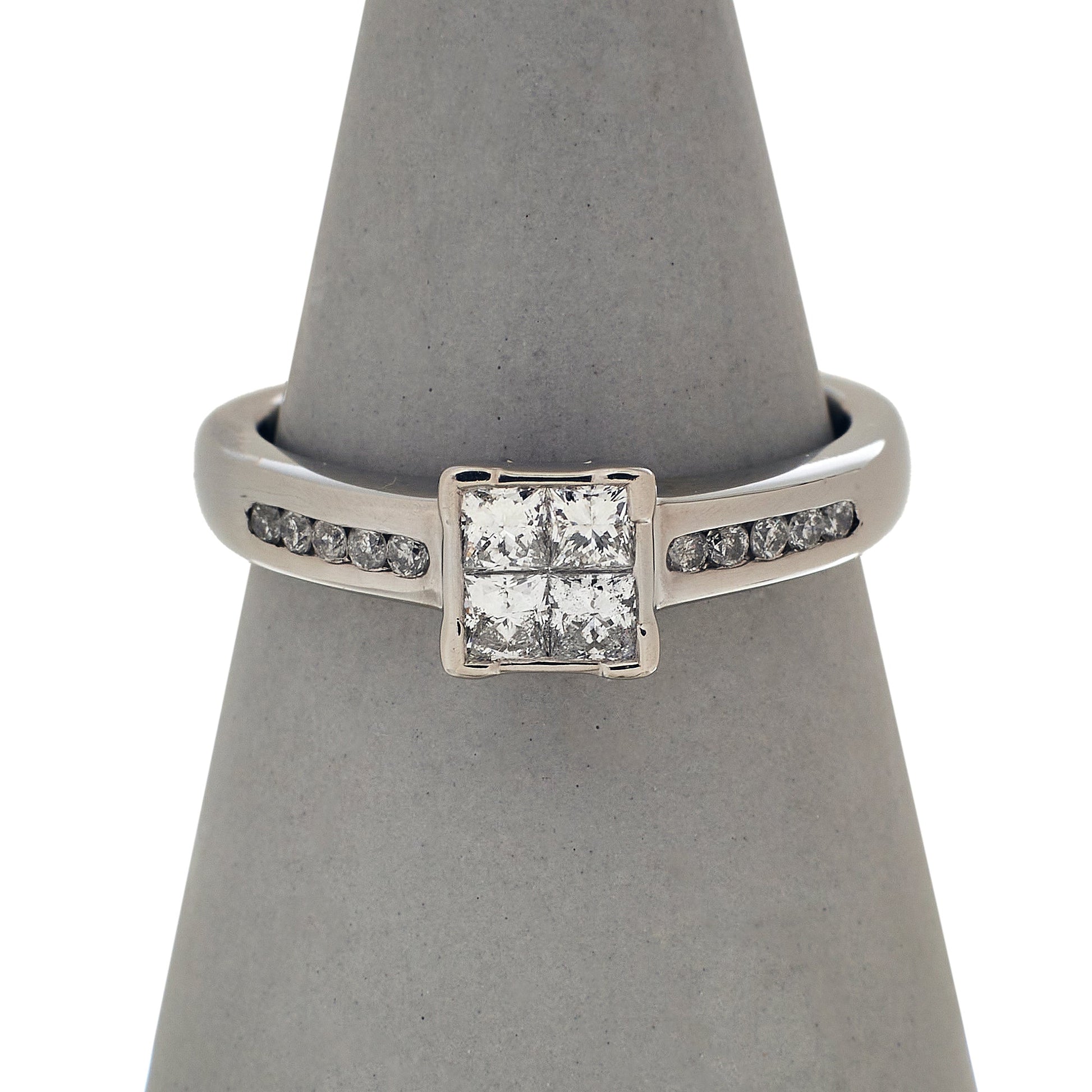 Pre-Owned Platinum 4 Princess Cut Centre Diamond Ring