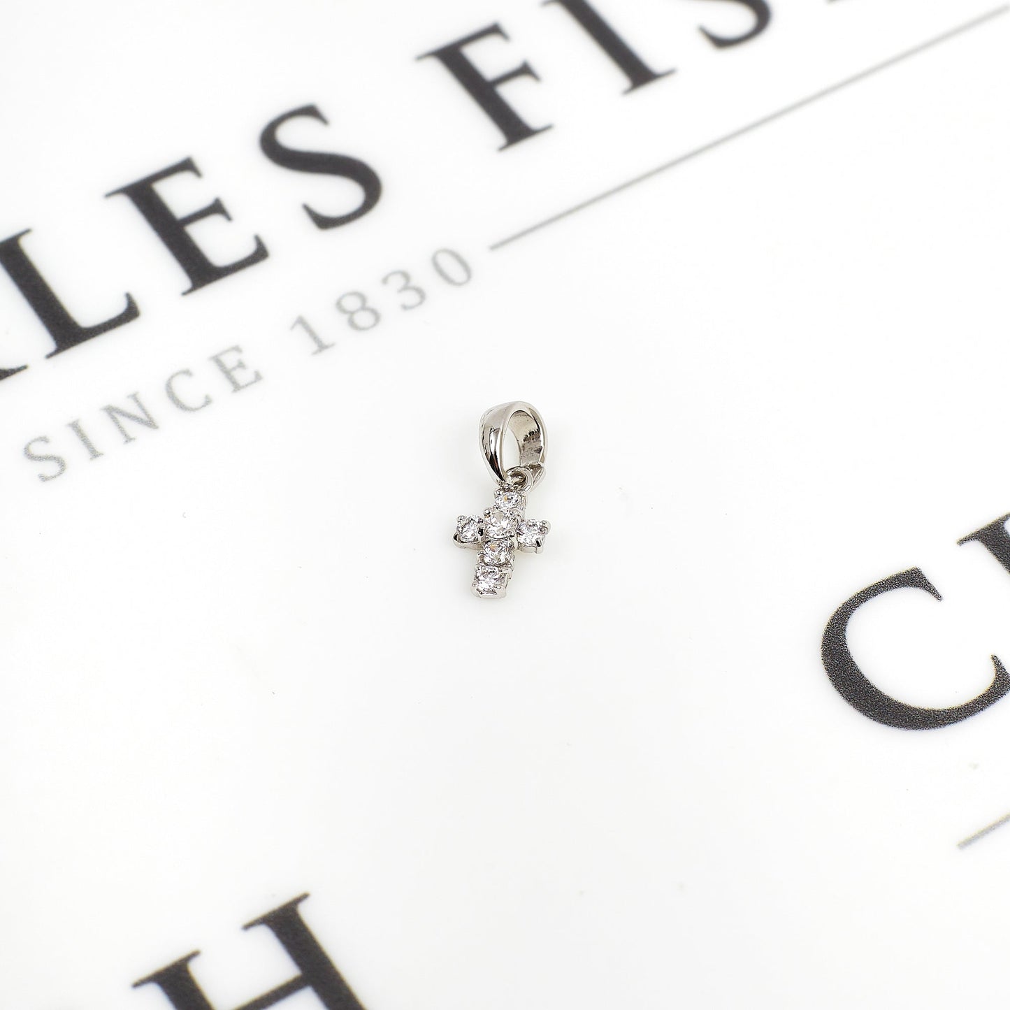 Pre-Owned 18ct White Gold C/Z Set Cross 17mm X 7mm