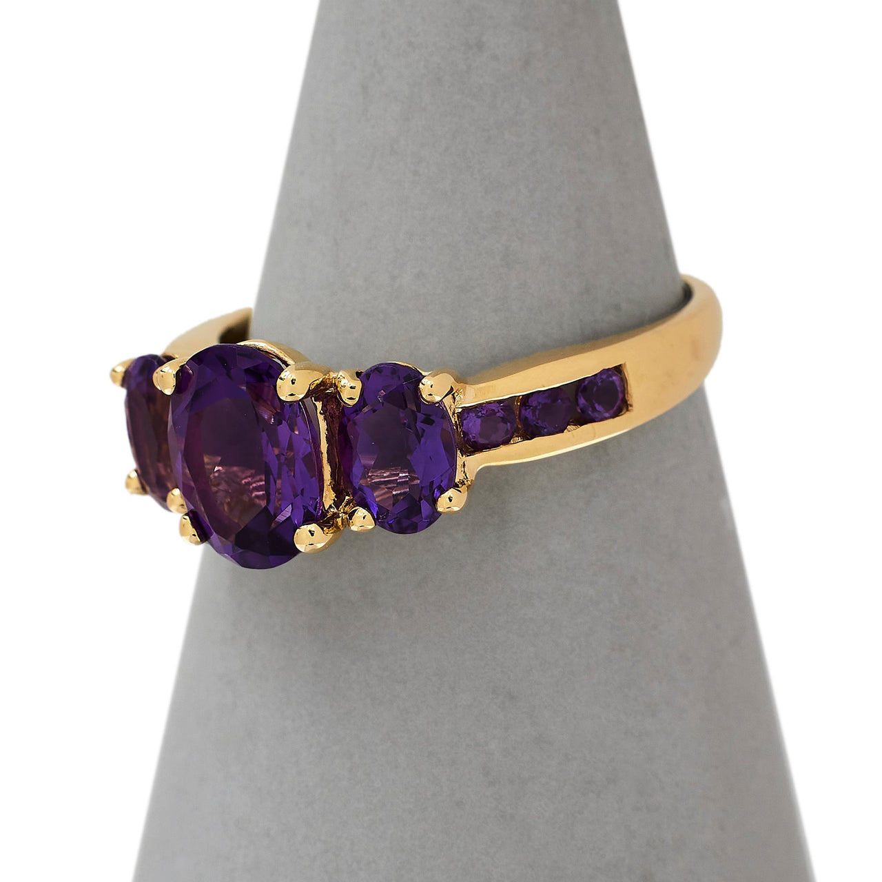 Pre-Owned 9ct Gold Trilogy Amethyst Dress Ring