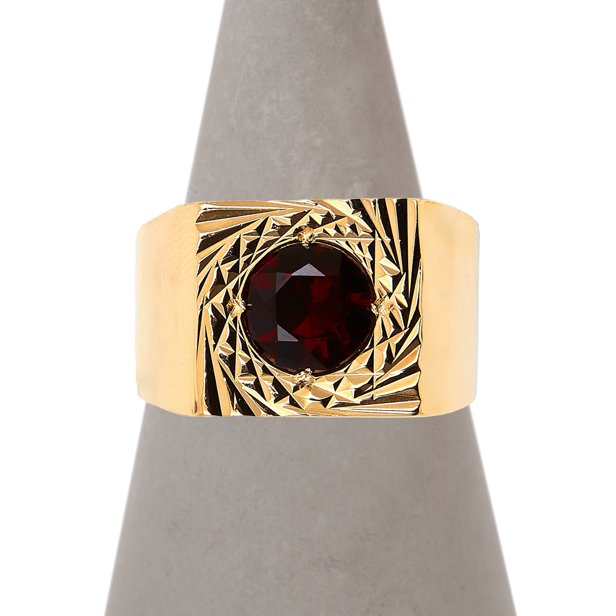 Pre-Owned 9ct Gold Gents Garnet Set Square Ring