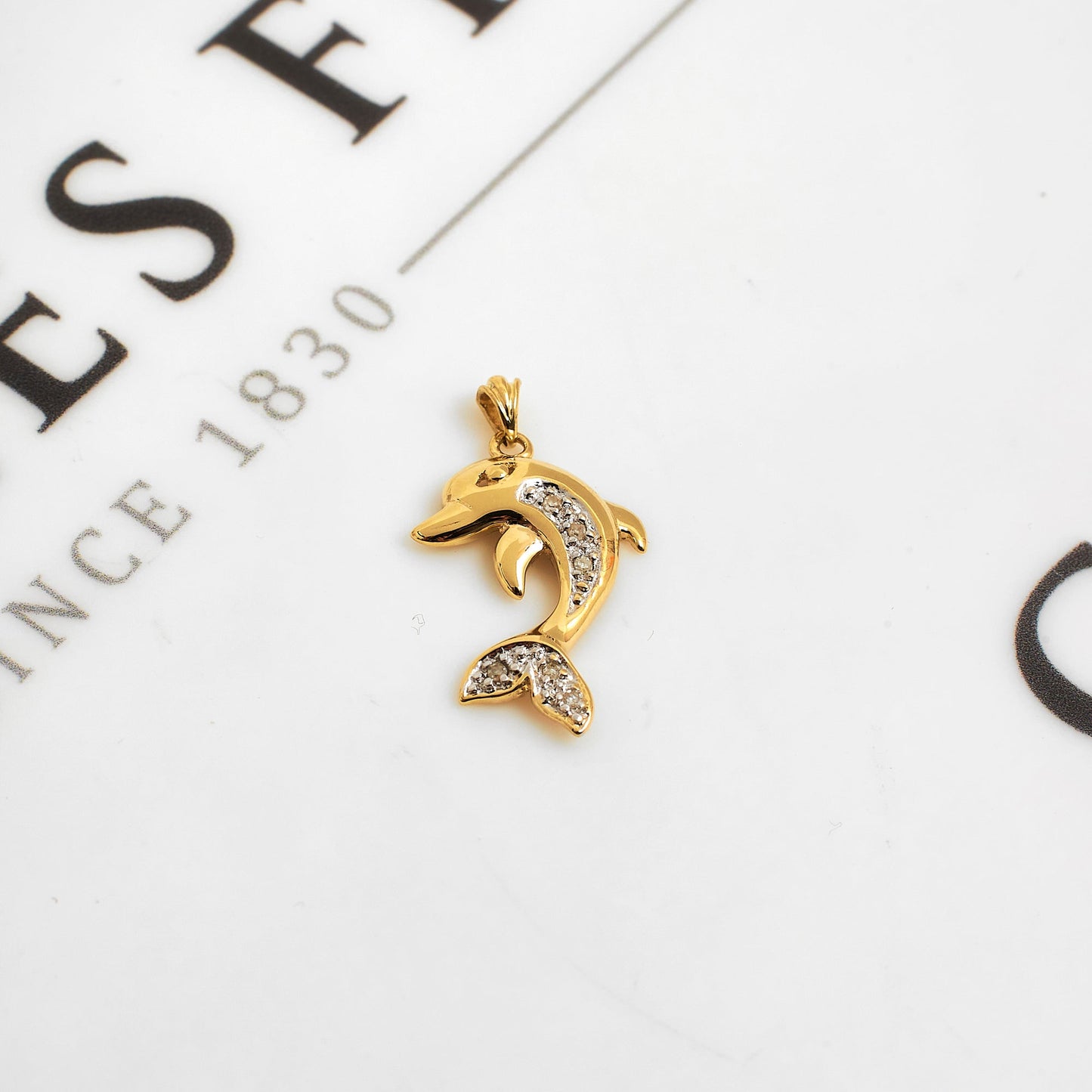 Pre-Owned 9ct Yellow Gold Zirconia Dolphin Pendant