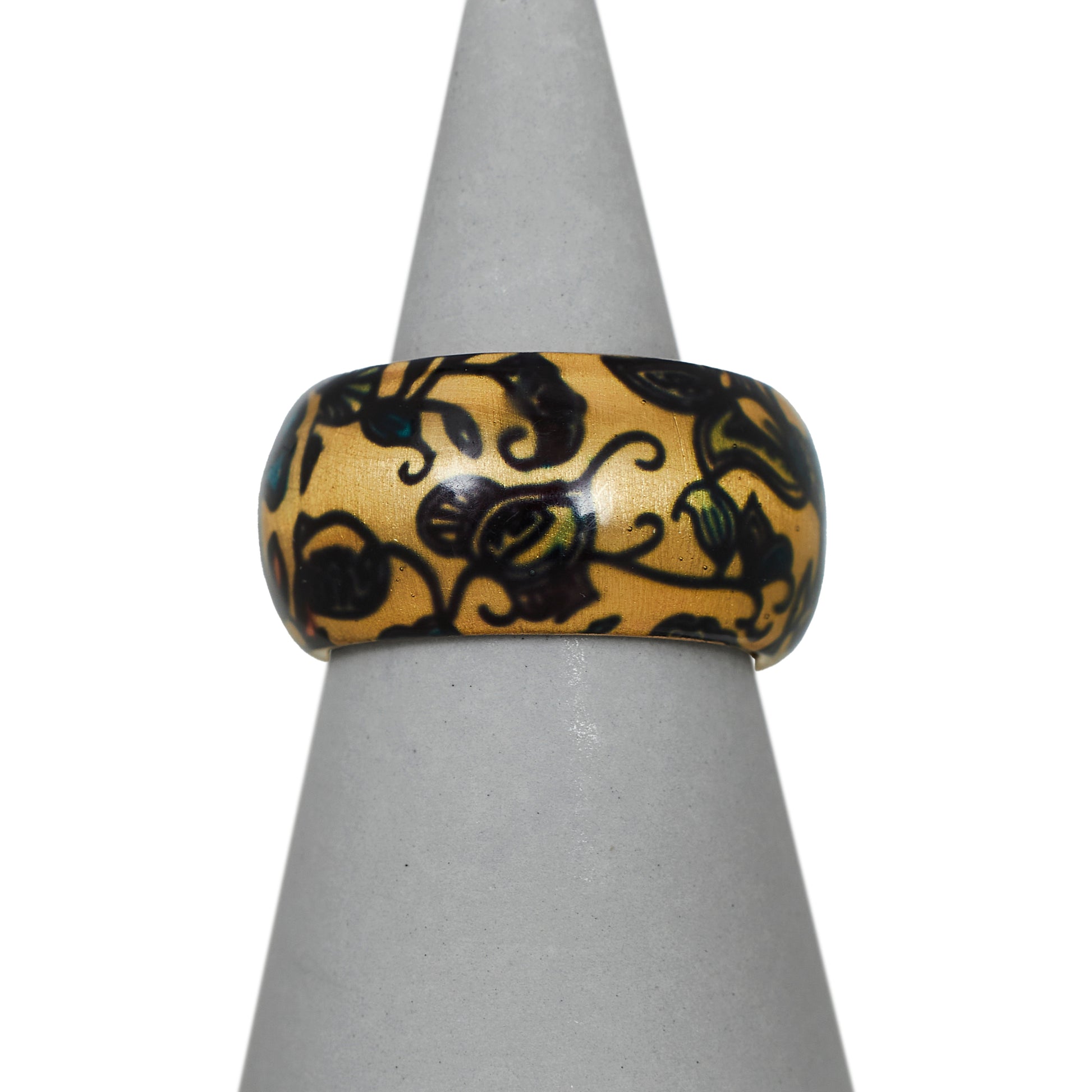 Pre-Owned 9ct Yellow Gold Enamel Flower Design Band Ring