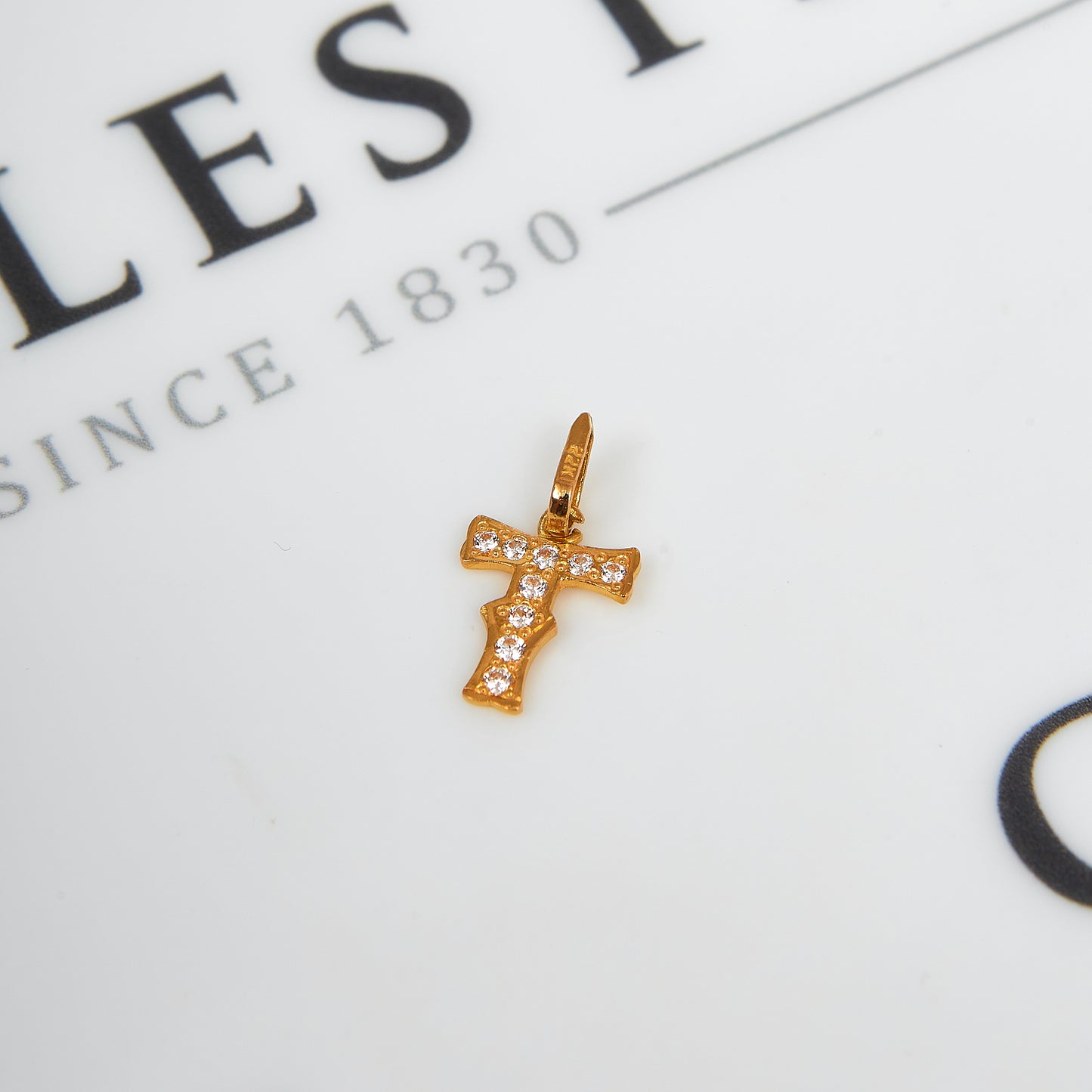 Pre-Owned 22ct Gold Cubic Zirconia T Initial Pendant Charm